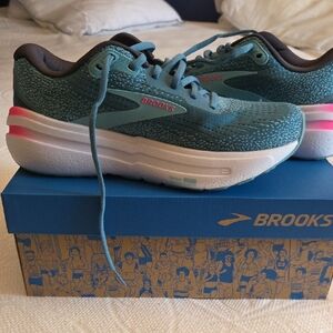 Brooks Ghost Max 2 Running Shoes